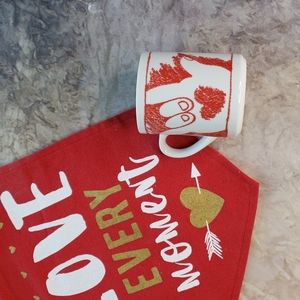 "I love you" and hand sign language coffee cup Valentine's Day